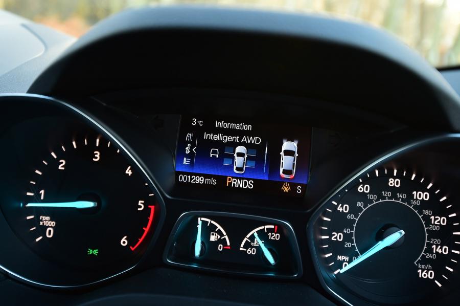 Панель приборов Ford Kuga ST-Line 2017 года  (UK) (фото 5 из 63)
